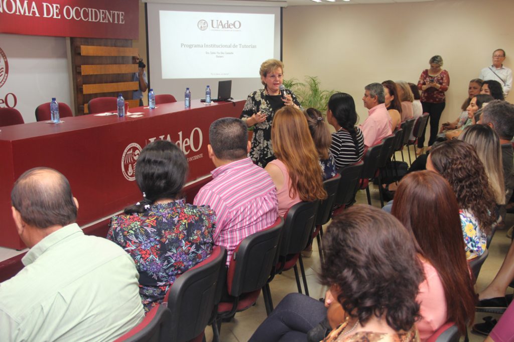 Becas UADEO